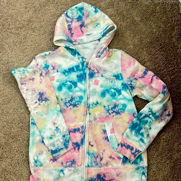 Abercrombie kids zip up hoodie with Abercrombie detail in the arm. Size 15-16. - Picture 1 of 2